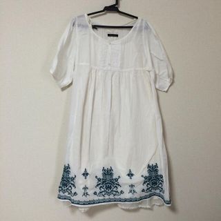 ショコラフィネローブ(chocol raffine robe)の夏にぴったり膝丈刺繍ワンピースセット(ひざ丈ワンピース)