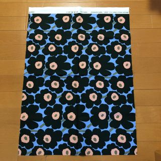 マリメッコ(marimekko)のマリメッコ  はぎれ　生地　marimekko ミニウニッコ　生地(生地/糸)