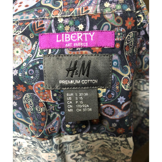 H&M(エイチアンドエム)のH&M/LIBERTY 長袖　花柄シャツ メンズのトップス(シャツ)の商品写真