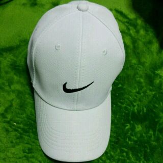 ナイキ(NIKE)のNike 6panel whiteラス1(キャップ)