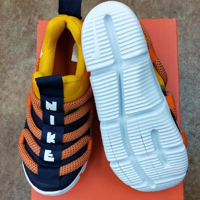 NIKE(ナイキ)の22cm　:新品ナイキノーヴィスPS キッズ/ベビー/マタニティのキッズ靴/シューズ(15cm~)(スニーカー)の商品写真