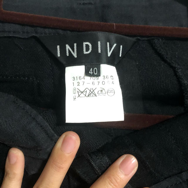 INDIVI(インディヴィ)のインデヴィ　黒　パンツ　L レディースのパンツ(カジュアルパンツ)の商品写真