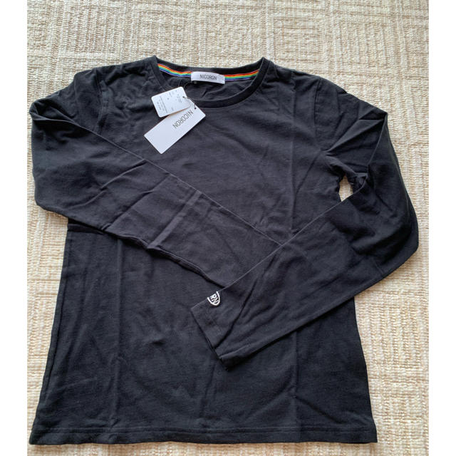 ニコロン　レディース　ブラックロングTシャツ　タグ付き未使用品 レディースのトップス(Tシャツ(長袖/七分))の商品写真