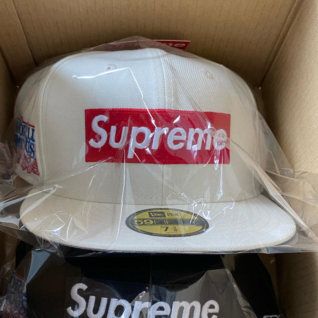 Supreme(シュプリーム)のSupreme World Famous Box Logo New Era メンズの帽子(キャップ)の商品写真