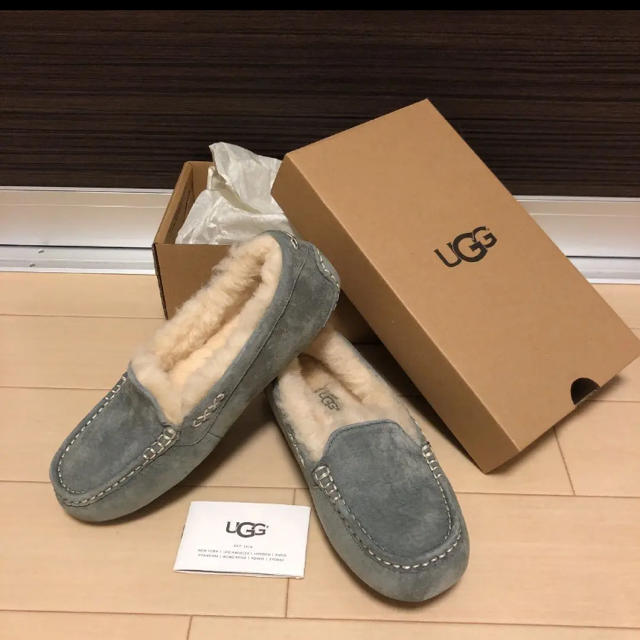 UGG(アグ)のUGG   アンスレーモカシン　ライトグレー レディースの靴/シューズ(スリッポン/モカシン)の商品写真