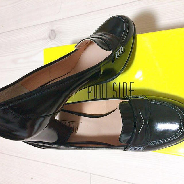 POOL SIDE(プールサイド)の黒　本革　ローファー　パンプス レディースの靴/シューズ(ローファー/革靴)の商品写真