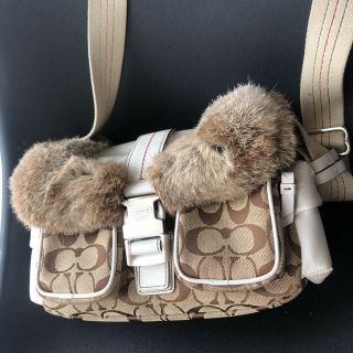 コーチ(COACH)のCOACH　ファー付きショルダーバッグ(ショルダーバッグ)