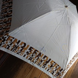 フェンディ(FENDI)のFENDI フェンディ 折りたたみ傘(傘)