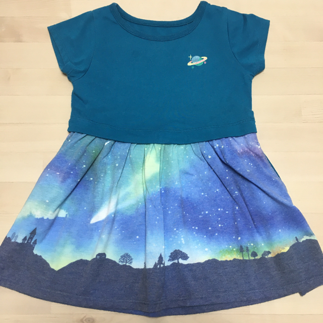 Design Tshirts Store graniph(グラニフ)のgraniph 星の王子様＋1枚　90ワンピース キッズ/ベビー/マタニティのキッズ服女の子用(90cm~)(ワンピース)の商品写真