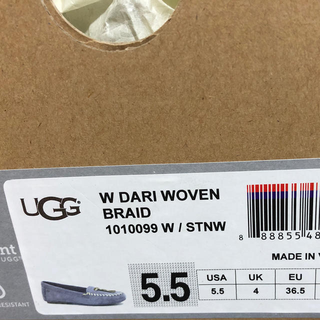 UGG(アグ)のUGG W DARI WOVEN BRAID 5.5 22、5 新品 レディースの靴/シューズ(スリッポン/モカシン)の商品写真
