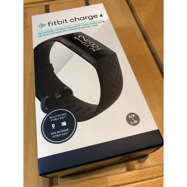 【新品未開封　送料無料】Fitbit Charge 4  フィットビットトレーニング用品