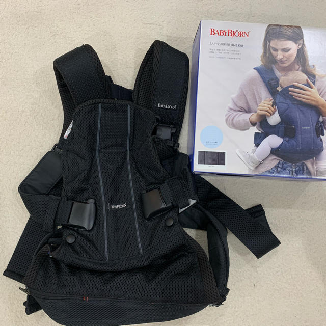 BABYBJORN(ベビービョルン)の【値下げ中】ベビービョルン 抱っこ紐 ONE KAI Air メッシュ ブラック キッズ/ベビー/マタニティの外出/移動用品(抱っこひも/おんぶひも)の商品写真