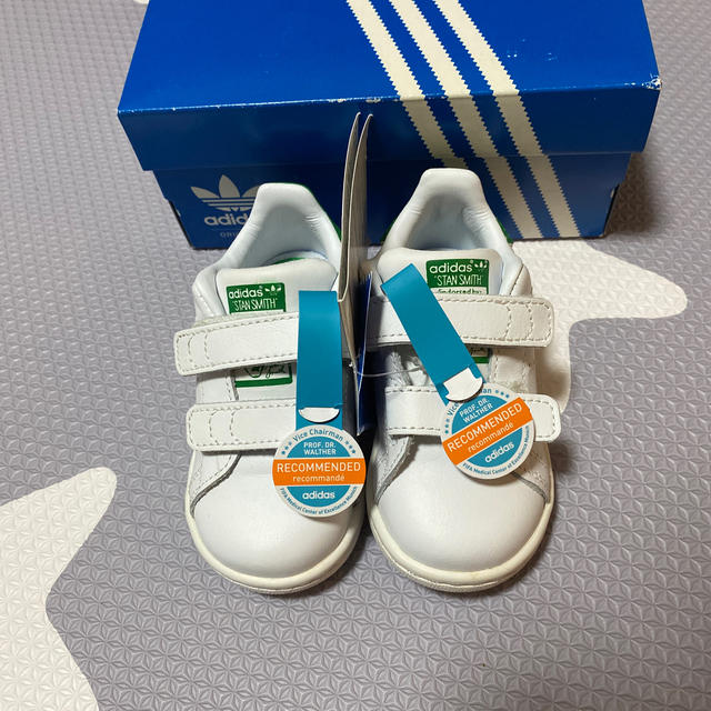 adidas(アディダス)のスタンスミス(グリーン) キッズ/ベビー/マタニティのベビー靴/シューズ(~14cm)(スニーカー)の商品写真