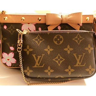 ルイヴィトン(LOUIS VUITTON)のLOUIS VUITTON♠︎ミニポーチ(ポーチ)