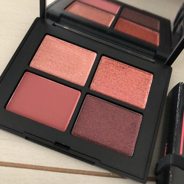 NARS(ナーズ)の未使用 NARS クワッドアイシャドー　5065 コスメ/美容のベースメイク/化粧品(アイシャドウ)の商品写真