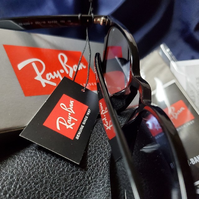 Ray-Ban(レイバン)の専用【新品未使用】人気モデル　Ray-Banサングラス レディースのファッション小物(サングラス/メガネ)の商品写真