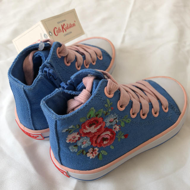 Cath Kidston(キャスキッドソン)の新品　キャスキッドソン　ベビーシューズ　靴　UK5 13 80 90 キッズ/ベビー/マタニティのベビー靴/シューズ(~14cm)(スニーカー)の商品写真