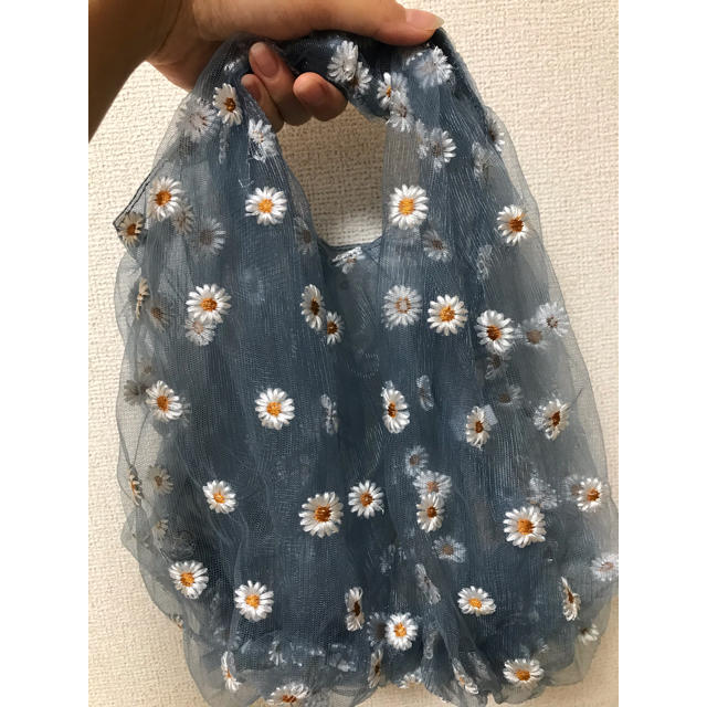 Ameri VINTAGE(アメリヴィンテージ)のダークトーンの可愛いフラワー刺繍バッグ レディースのバッグ(エコバッグ)の商品写真
