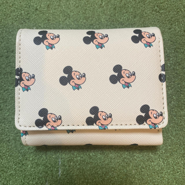 Disney(ディズニー)のDisney ミッキー三つ折りミニ財布 レディースのファッション小物(財布)の商品写真