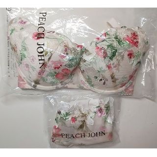 ピーチジョン(PEACH JOHN)の完売商品peachjohnトロピカルフラワーブラ ショーツLセット(ブラ&ショーツセット)