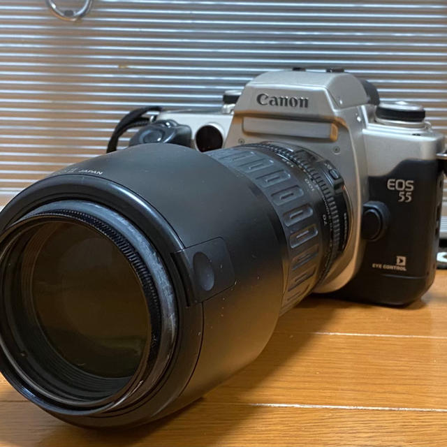 Canon(キヤノン)の【10月中処分のため値下げ】CANON フィルムカメラ　EOS55 レンズセット スマホ/家電/カメラのカメラ(フィルムカメラ)の商品写真