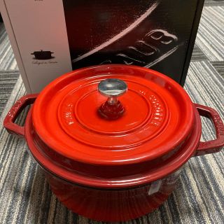 ストウブ(STAUB)の期間限定価格！ストウブ22cm チェリーレッド(鍋/フライパン)