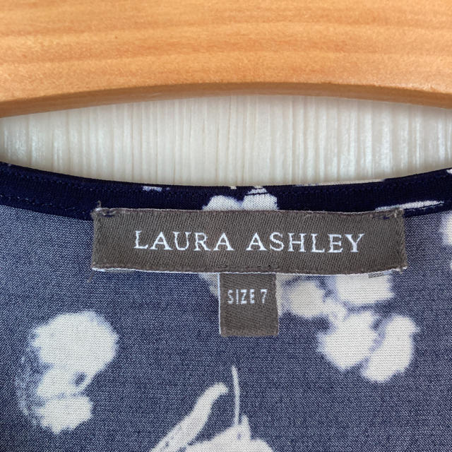 LAURA ASHLEY(ローラアシュレイ)の美品‼️ローラアシュレイ　花柄ワンピース レディースのワンピース(ひざ丈ワンピース)の商品写真