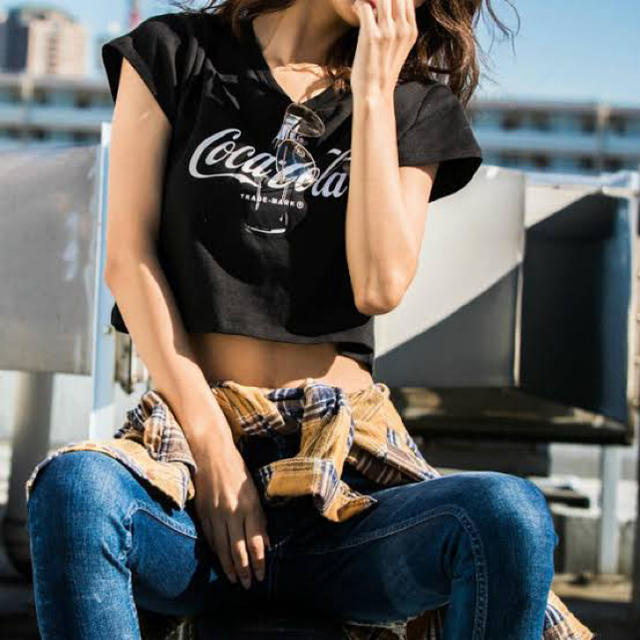 GYDA(ジェイダ)のコカ・コーラ ショートTシャツ メンズのトップス(Tシャツ/カットソー(半袖/袖なし))の商品写真
