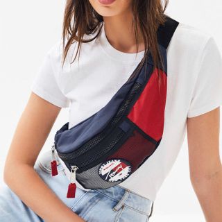 トミーヒルフィガー(TOMMY HILFIGER)の【新品未使用・タグ付き】 TOMMY JEANS 斜め掛けバッグ(ボディーバッグ)