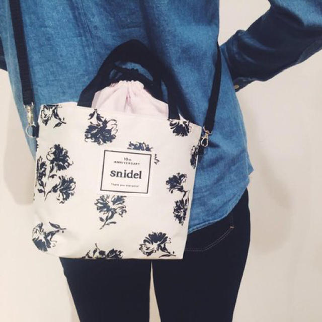 SNIDEL(スナイデル)のsnidel 花柄2way巾着バッグ レディースのバッグ(ショルダーバッグ)の商品写真