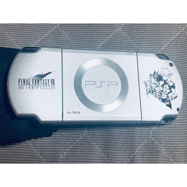 PlayStation Portable(プレイステーションポータブル)の専用出品　PSP クライシス コア -ファイナルファンタジーVII  エンタメ/ホビーのゲームソフト/ゲーム機本体(携帯用ゲームソフト)の商品写真