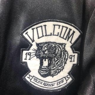 volcom - VOLCOM ボルコム スタジャン size Lの通販 by プロフィール