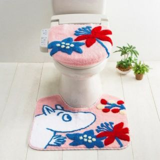 新品 ムーミン トイレマット 蓋カバー 2点セット ピンク 花 トイレタリー(トイレマット)