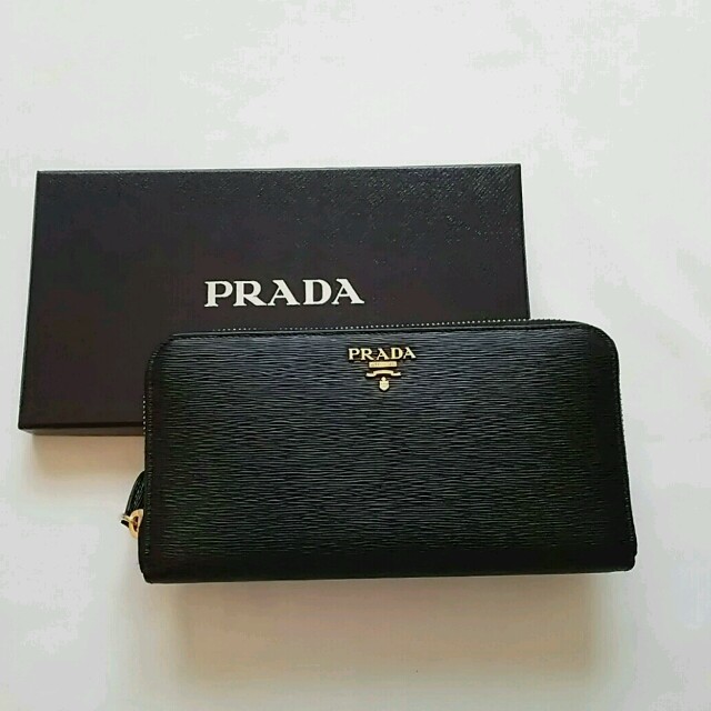 PRADA(プラダ)のプラダ レザー 長財布 新品 正規品 レディースのファッション小物(財布)の商品写真