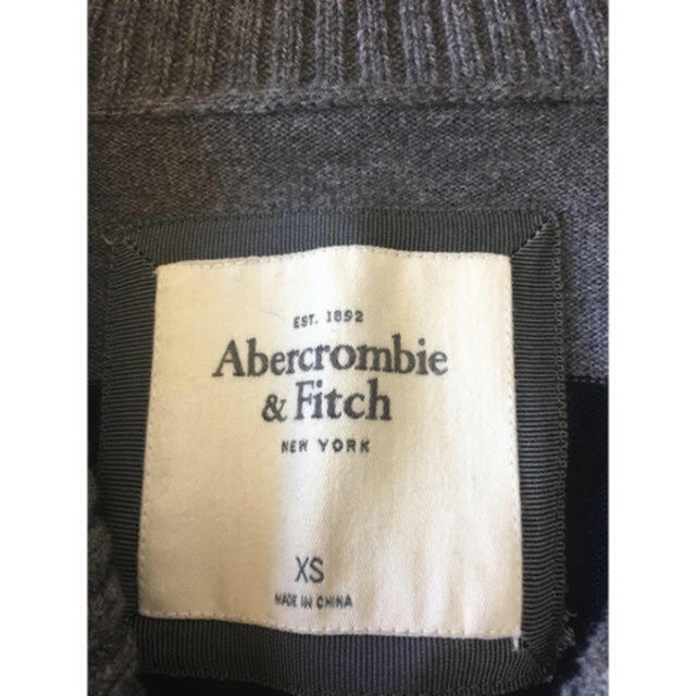 Abercrombie&Fitch(アバクロンビーアンドフィッチ)のほぼ新品　Abercrombie&Fitch トップス ボーダー  レディースのトップス(ニット/セーター)の商品写真