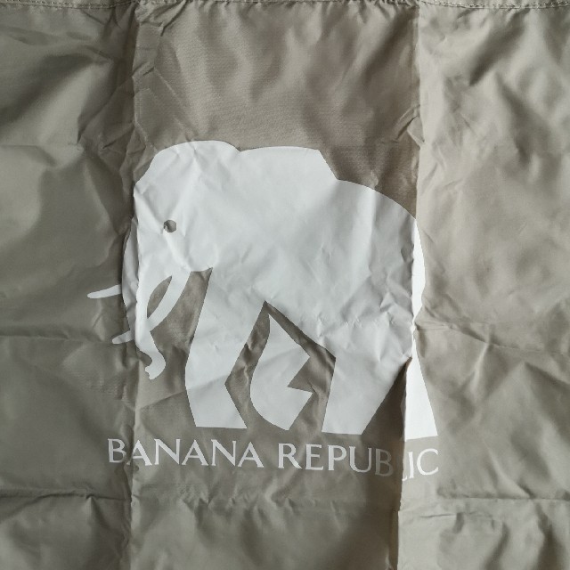 Banana Republic(バナナリパブリック)のBanana Republic　ナイロン　ぞうさん　エコバッグ　グレージュ レディースのバッグ(エコバッグ)の商品写真