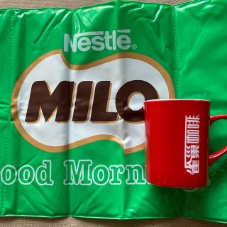 ネスレ(Nestle)のNescafé ノベルティ　マグカップ　中国版・ランチョンマット(テーブル用品)