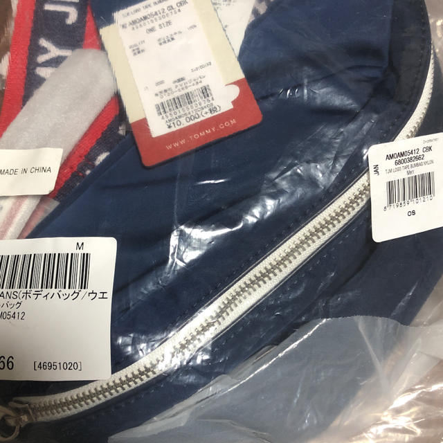 TOMMY HILFIGER(トミーヒルフィガー)の※売り切り価格※ トミー　ボディバッグ【定価の半額以下】 メンズのバッグ(ボディーバッグ)の商品写真