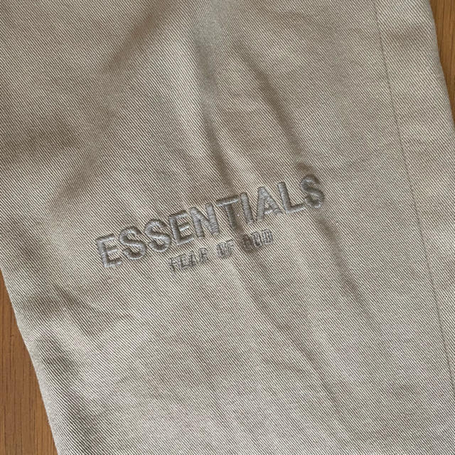 FEAR OF GOD(フィアオブゴッド)の【ESSENTIALS】カーゴパンツ【ジャスティンビーバー着用】 メンズのパンツ(ワークパンツ/カーゴパンツ)の商品写真