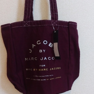 マークジェイコブス(MARC JACOBS)のマークジェイコブス　新品　バッグ　紫(トートバッグ)