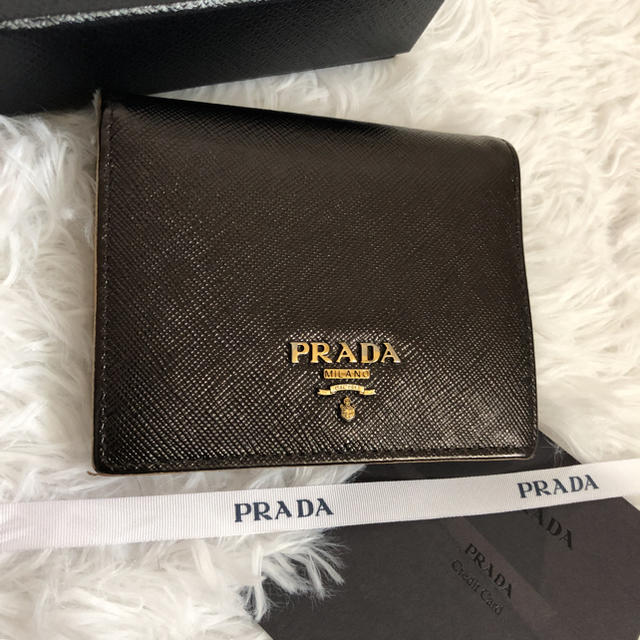 限定価格　PRADA プラダ　2つ折り財布