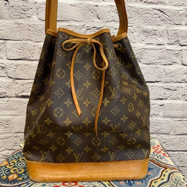 LOUIS VUITTON - LOUIS VUITTON　ノエ　ショルダーバック