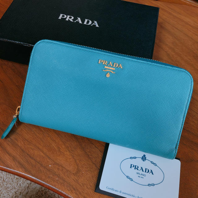 PRADA 長財布