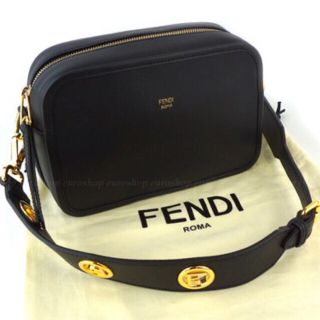 フェンディ(FENDI)の FENDI ショルダーバッグ ブラック(ショルダーバッグ)