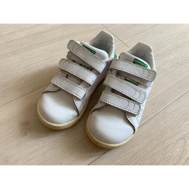 adidas(アディダス)のアディダス　スタンスミス キッズ/ベビー/マタニティのキッズ靴/シューズ(15cm~)(スニーカー)の商品写真