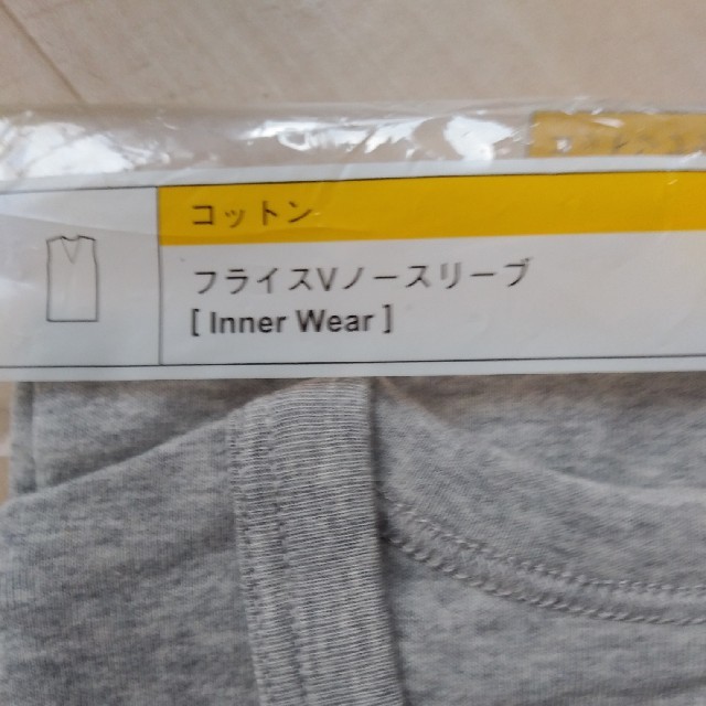 UNIQLO(ユニクロ)のユニクロ　メンズノースリーブインナー メンズのトップス(Tシャツ/カットソー(半袖/袖なし))の商品写真