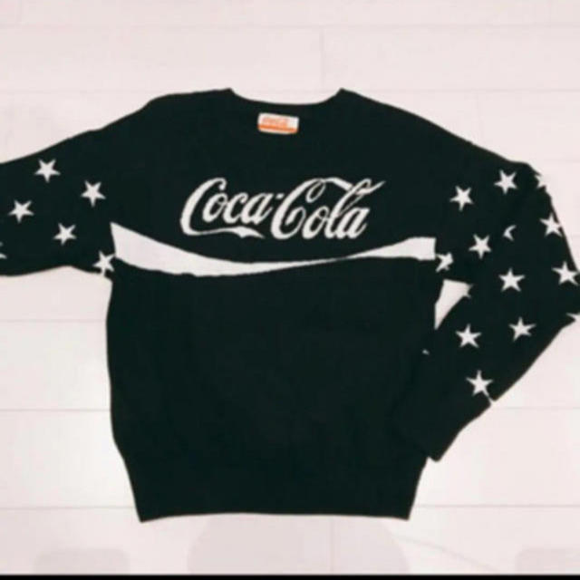 コカ・コーラ(コカコーラ)のコカコーラ ニット レディースのトップス(ニット/セーター)の商品写真
