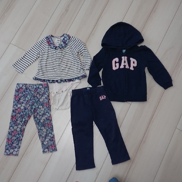 babyGAP(ベビーギャップ)の女児 GAPのセットアップ 2点 キッズ/ベビー/マタニティのキッズ服女の子用(90cm~)(その他)の商品写真