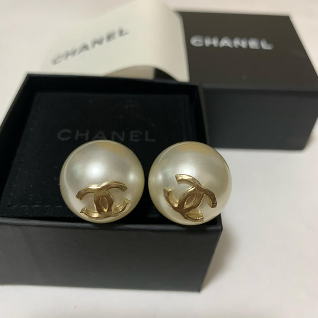 希少⭐︎CHANEL CCパールピアス⭐︎ギフトにも♪カラーシルバー系×パール