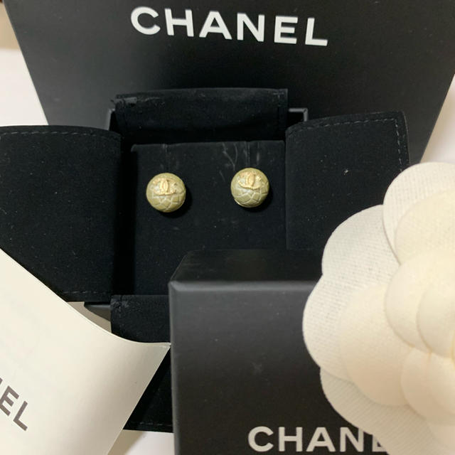 CHANEL シャネル　ピアス